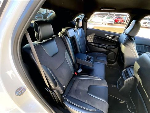 Used 2023 Ford Edge ST image 19