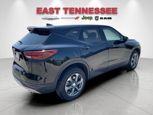 Used 2025 Chevrolet Blazer LT AWD/4WD image 3