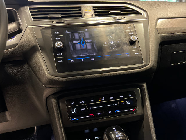 Certified 2023 Volkswagen Tiguan SE FWD image 25