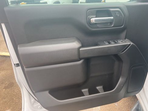 Certified 2024 Chevrolet Silverado 1500 Custom image 33
