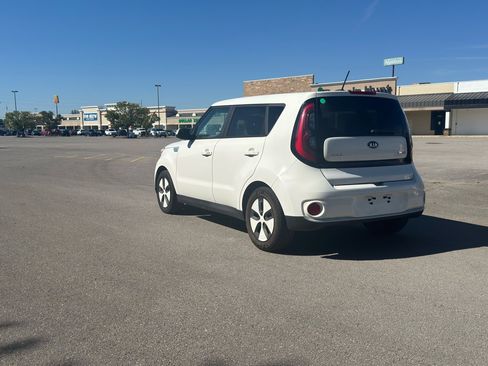 Used 2016 Kia Soul EV image 8