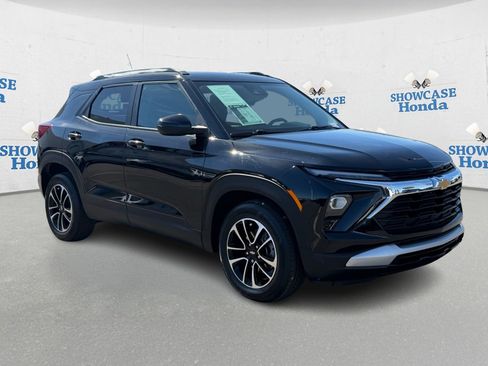 Used 2024 Chevrolet TrailBlazer LT w/ LT Cold Weather Package image 9