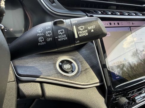 Used 2021 Jeep Grand Cherokee L Limited AWD/4WD image 13