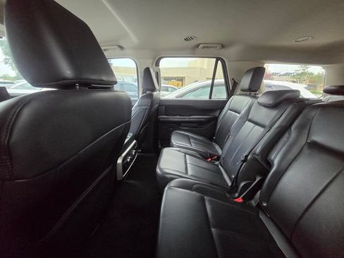 Used 2024 Ford Expedition XLT RWD image 9