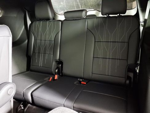 New 2026 Buick Enclave Avenir w/ Super Cruise Package image 9