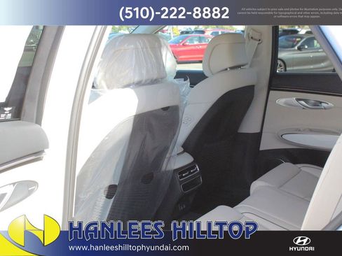 New 2026 Genesis GV70 2.5T Advanced image 18