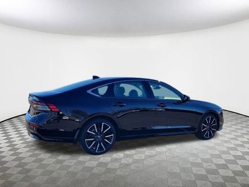 Used 2024 Honda Accord Touring image 8