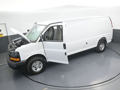New 2026 Chevrolet Express 2500 Extended image 28