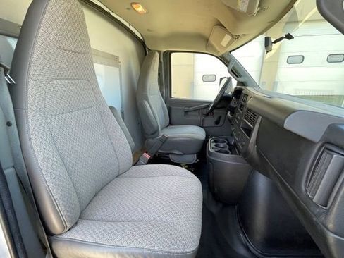Used 2016 Chevrolet Express 3500 RWD image 14