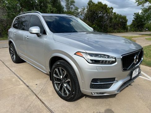 Used 2018 Volvo XC90 T6 Momentum w/ Convenience Package AWD/4WD image 2