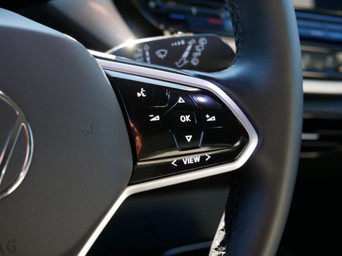 Used 2024 Volkswagen ID.4 S image 29