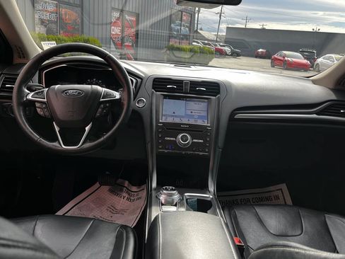 Used 2019 Ford Fusion Titanium FWD image 8