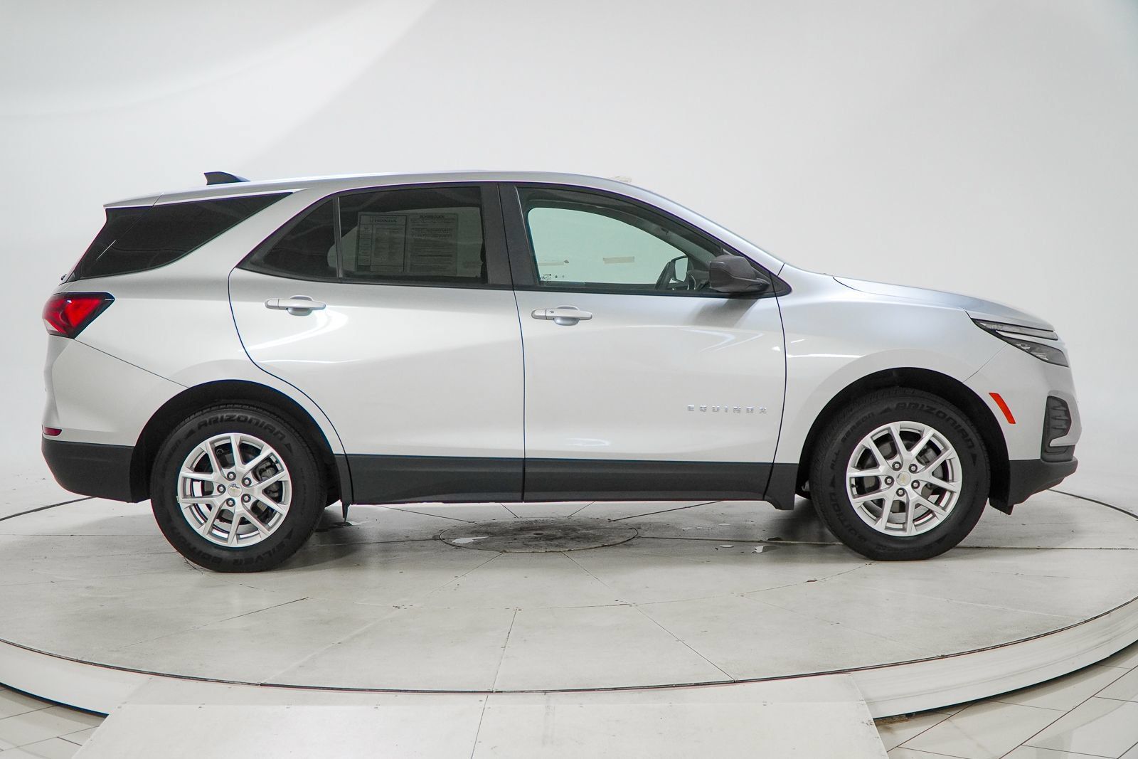Used 2022 Chevrolet Equinox LS w/ LS Convenience Package AWD/4WD image 11