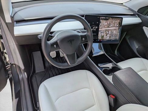 Used 2021 Tesla Model Y Performance AWD/4WD image 9