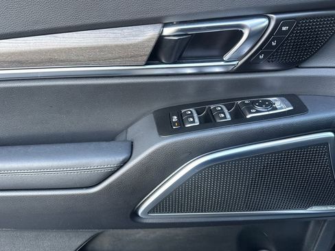 Used 2022 Kia Telluride SX w/ SX Prestige Package image 11