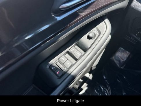 Used 2023 Jeep Grand Cherokee Altitude AWD/4WD image 19