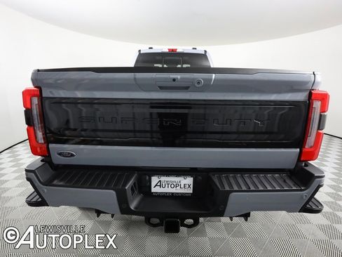 Used 2025 Ford F450 Platinum w/ FX4 Off-Road Package image 6