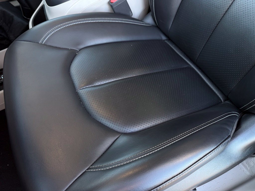 Used 2023 Chrysler Pacifica Touring-L FWD image 24