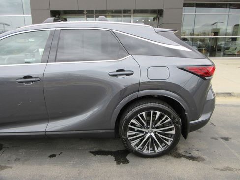 Used 2025 Lexus RX 350 w/ Convenience Package image 4