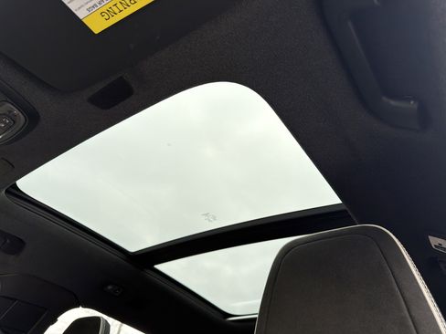 Used 2019 Volvo XC40 T5 R-Design image 28