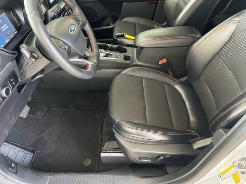 Used 2025 Ford Escape ST-Line w/ Tech Pack #1 FWD image 18