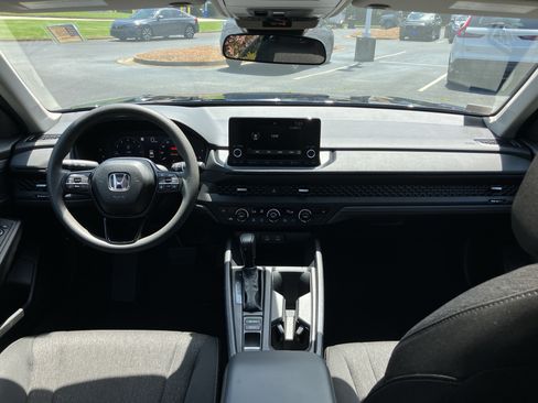 Certified 2025 Honda Accord SE image 31