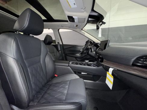 New 2026 Nissan Rogue Platinum w/ Platinum Premium Package image 24