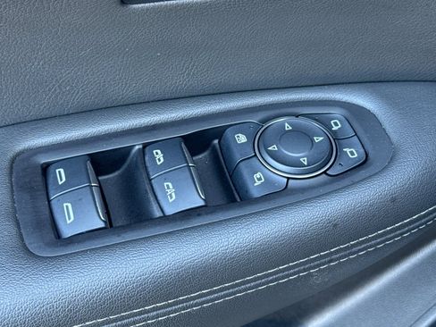 Certified 2025 Cadillac XT6 Premium Luxury image 11