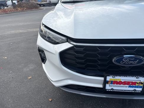 Used 2023 Ford Escape ST-Line Elite w/ Premium Technology Package image 40