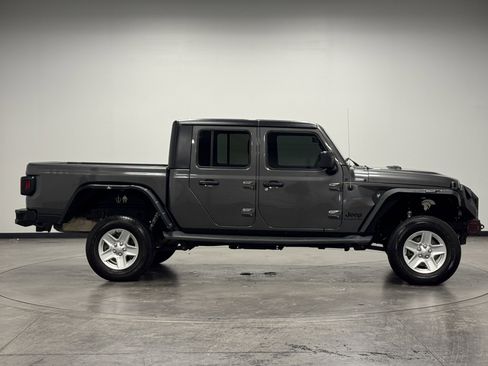 Used 2022 Jeep Gladiator Sport image 9
