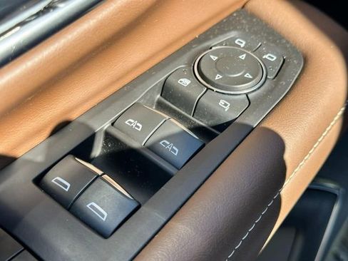 Used 2024 Chevrolet Tahoe High Country AWD/4WD image 18