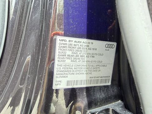 Used 2019 Audi Q8 Premium Plus w/ Premium Plus AWD/4WD image 39
