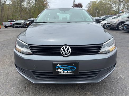 Used 2014 Volkswagen Jetta SE FWD image 2