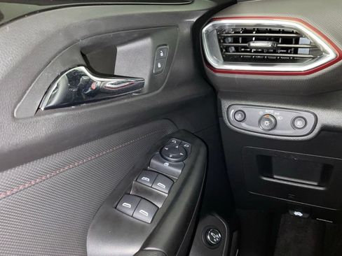 Used 2021 Chevrolet TrailBlazer RS w/ Sun and Liftgate Package FWD image 20