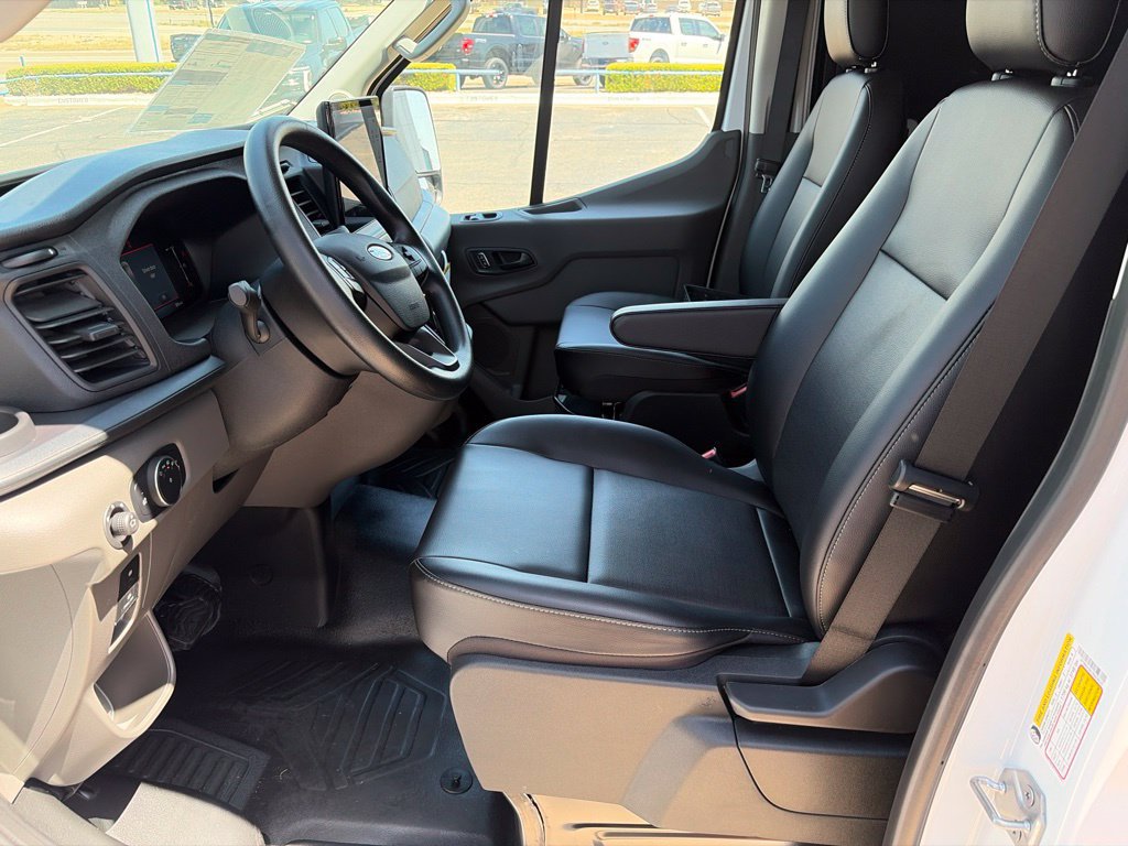 New 2026 Ford Transit 250 148 Medium Roof w/ Load Area Protection Package RWD image 11
