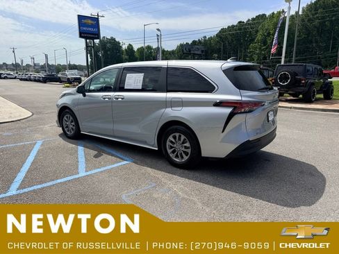 Used 2022 Toyota Sienna LE FWD image 22