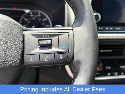 Used 2025 Nissan Rogue SV AWD/4WD image 15