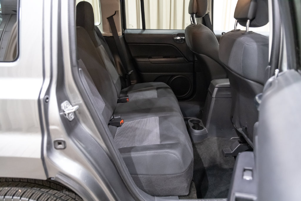 Used 2013 Jeep Patriot Latitude w/ Sun/Sound Group FWD image 12