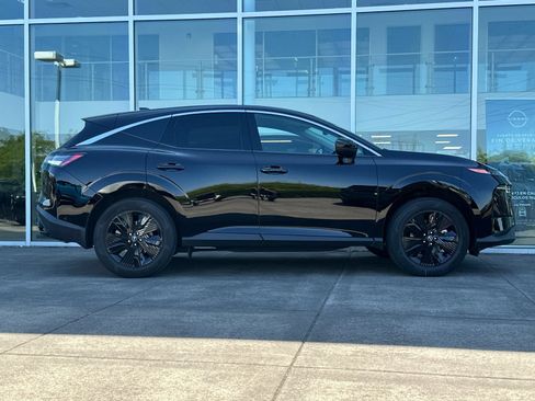 Used 2025 Nissan Murano SV AWD/4WD image 2