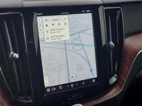 Certified 2025 Volvo XC60 B5 Plus image 23