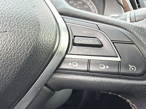 Used 2018 INFINITI Q50 Luxe image 23