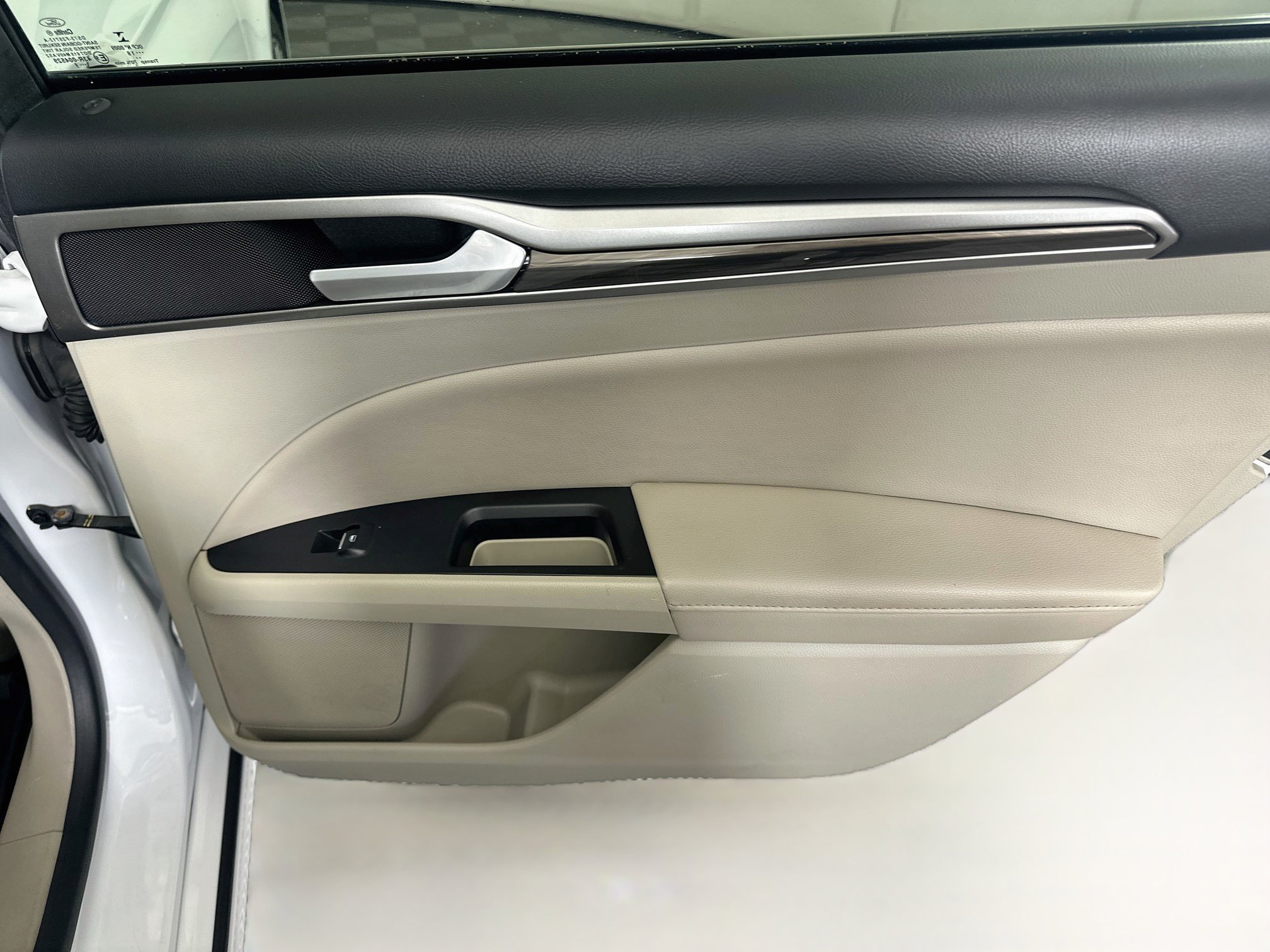 Used 2018 Ford Fusion SE w/ Fusion SE Technology Package FWD image 28