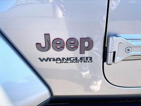 Used 2018 Jeep Wrangler Unlimited Rubicon image 8