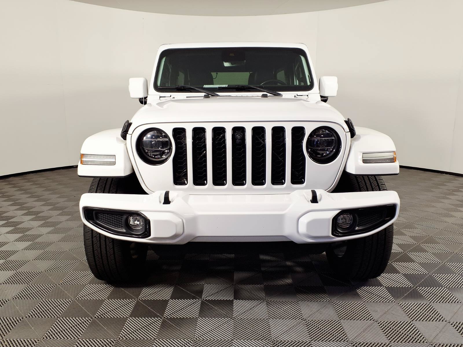 Used 2021 Jeep Wrangler Unlimited Sahara AWD/4WD image 2