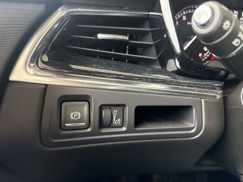 Certified 2025 Cadillac XT5 Premium Luxury image 18