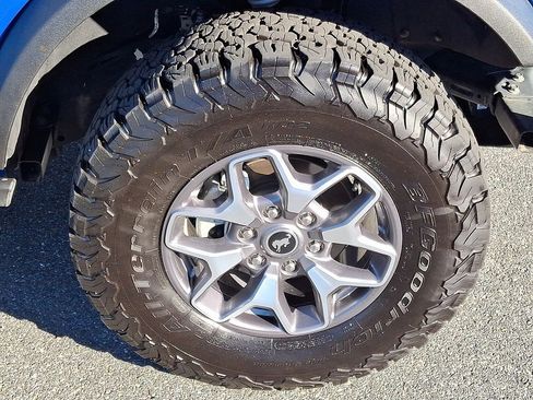 Used 2024 Ford Bronco Badlands image 8