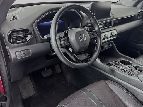 Certified 2025 Honda Pilot Black Edition image 9