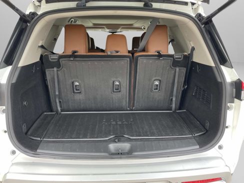 Used 2024 Nissan Pathfinder Platinum w/ Cargo Package image 16