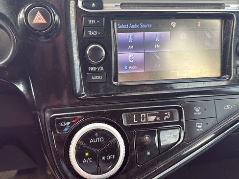 Used 2018 Toyota Prius C One image 15