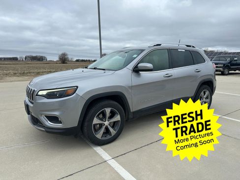 Used 2019 Jeep Cherokee Limited image 1